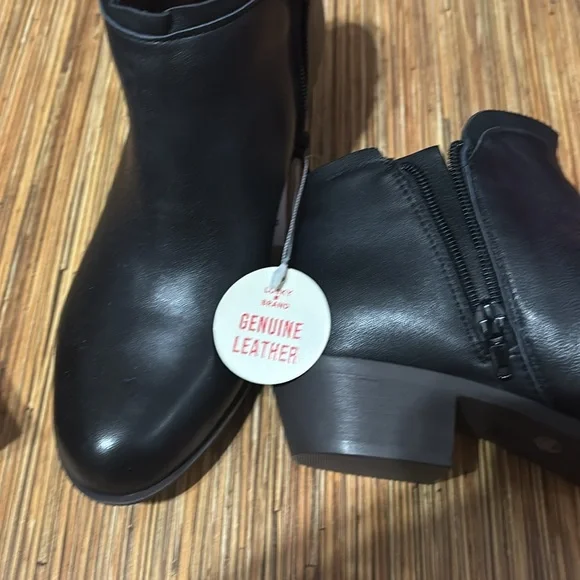 Lucky Brand Chic Black Ankle Boots. - Picture 9 of 9